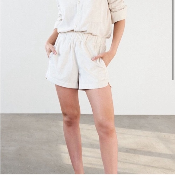 *SOLD* AYR women’s corduroy staycation shorts. Size small - Picture 8 of 9